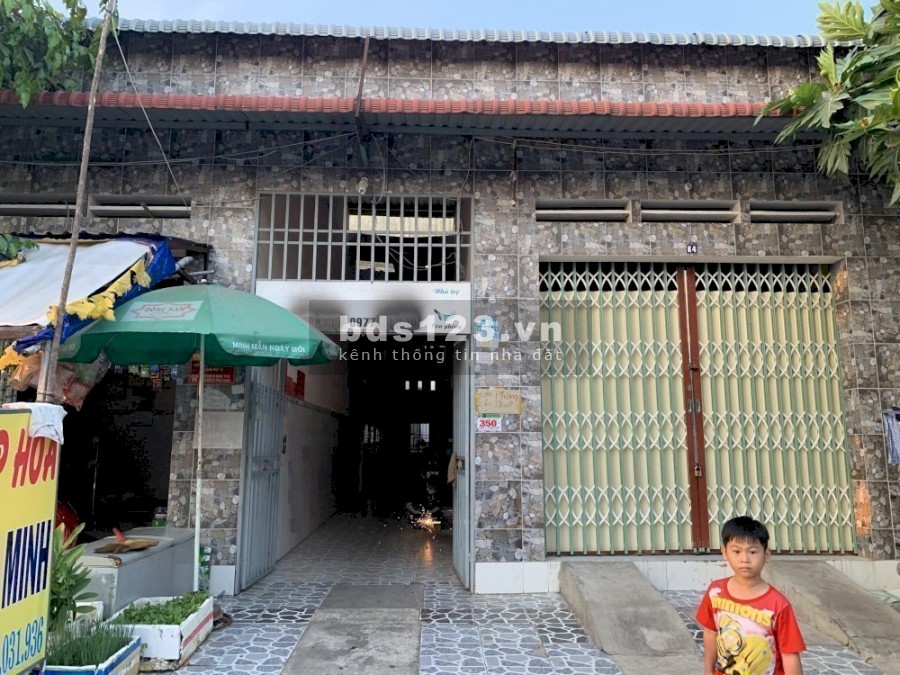 Gia đình chuyển về quê sinh sống cần bán gấp 450m2