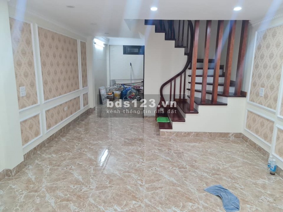Bán nhà Nguyễn Khánh Toàn, Cầu Giấy 45m2, mặt tiền 4m giá 5.8 tỷ, cách mặt phố 20m
