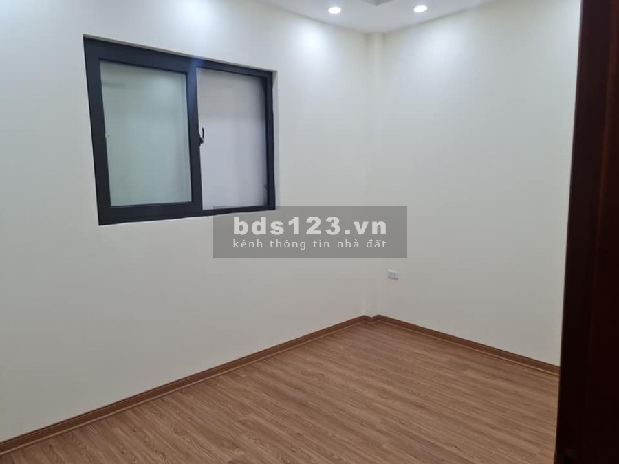 Bán nhà Nguyễn Khánh Toàn, Cầu Giấy 45m2, mặt tiền 4m giá 5.8 tỷ, cách mặt phố 20m