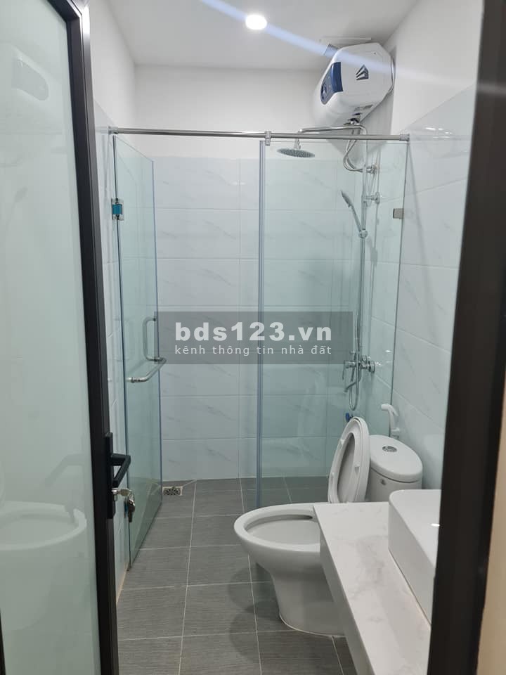Bán nhà Nguyễn Khánh Toàn, Cầu Giấy 45m2, mặt tiền 4m giá 5.8 tỷ, cách mặt phố 20m