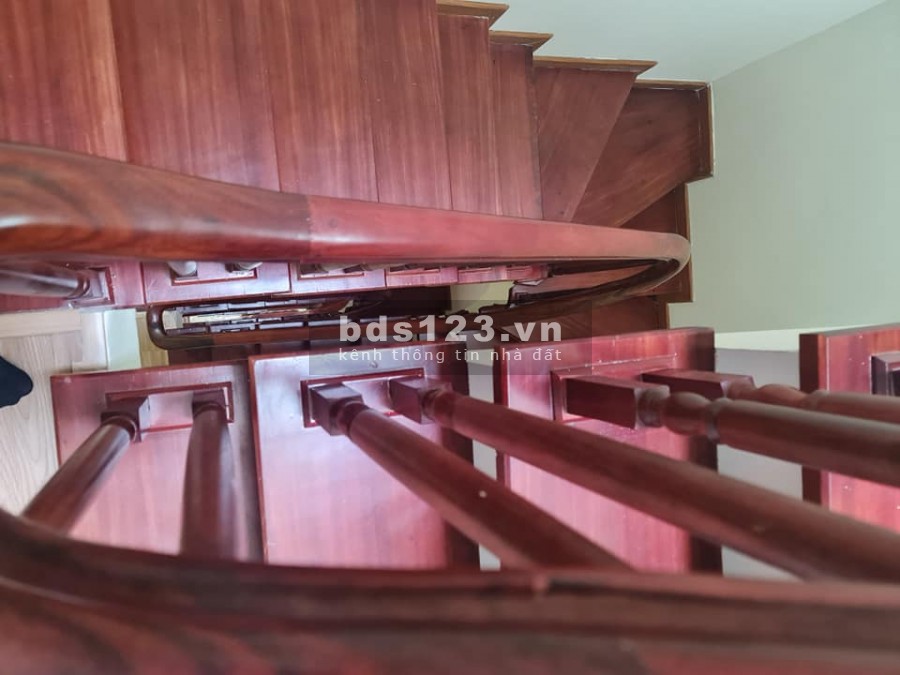 Bán nhà Nguyễn Khánh Toàn, Cầu Giấy 45m2, mặt tiền 4m giá 5.8 tỷ, cách mặt phố 20m