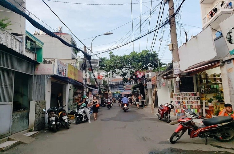 MT Lô góc KD. HXH Hoàng Hoa Thám. 45m2 . 2 Tầng BTCT. Chỉ 6,1 tỷ. TL.