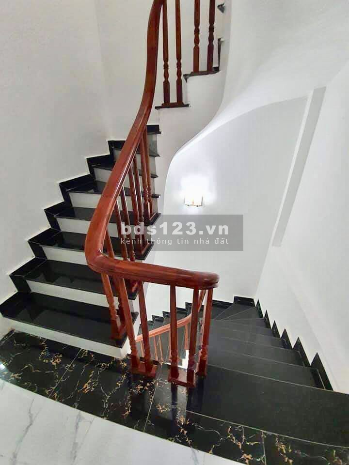 Minh Khai, Ngõ ô tô chạy, Nhà ô tô đỗ, 5 tầng xin sò, 42m2, nhỉnh 4 tỷ, Hai Bà Trưng