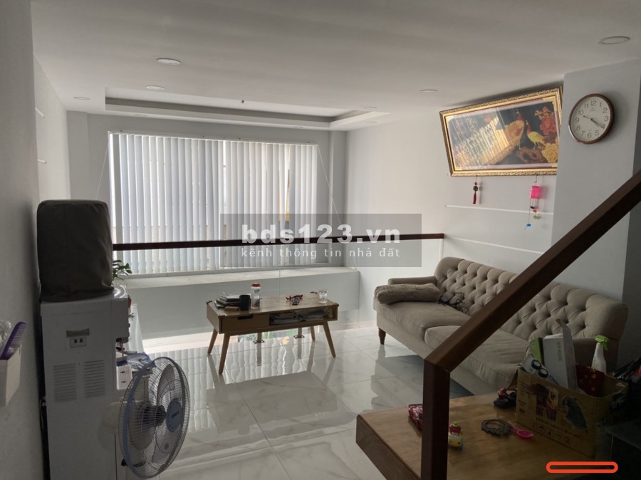 Nhà HXH Nguyễn Xí 4x14m Trệt, lửng, 2lầu st. 4pn, 3wc. 18tr/th.