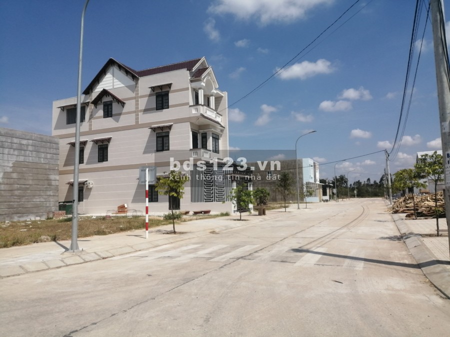 DUY NHẤT MỘT LÔ KDC SÀNH SỨ, BÊN HÔNG CHỢ HUYỆN, ĐỐI DIỆN CÔNG VIÊN. CHỈ HƠN 7 TRIỆU/M2