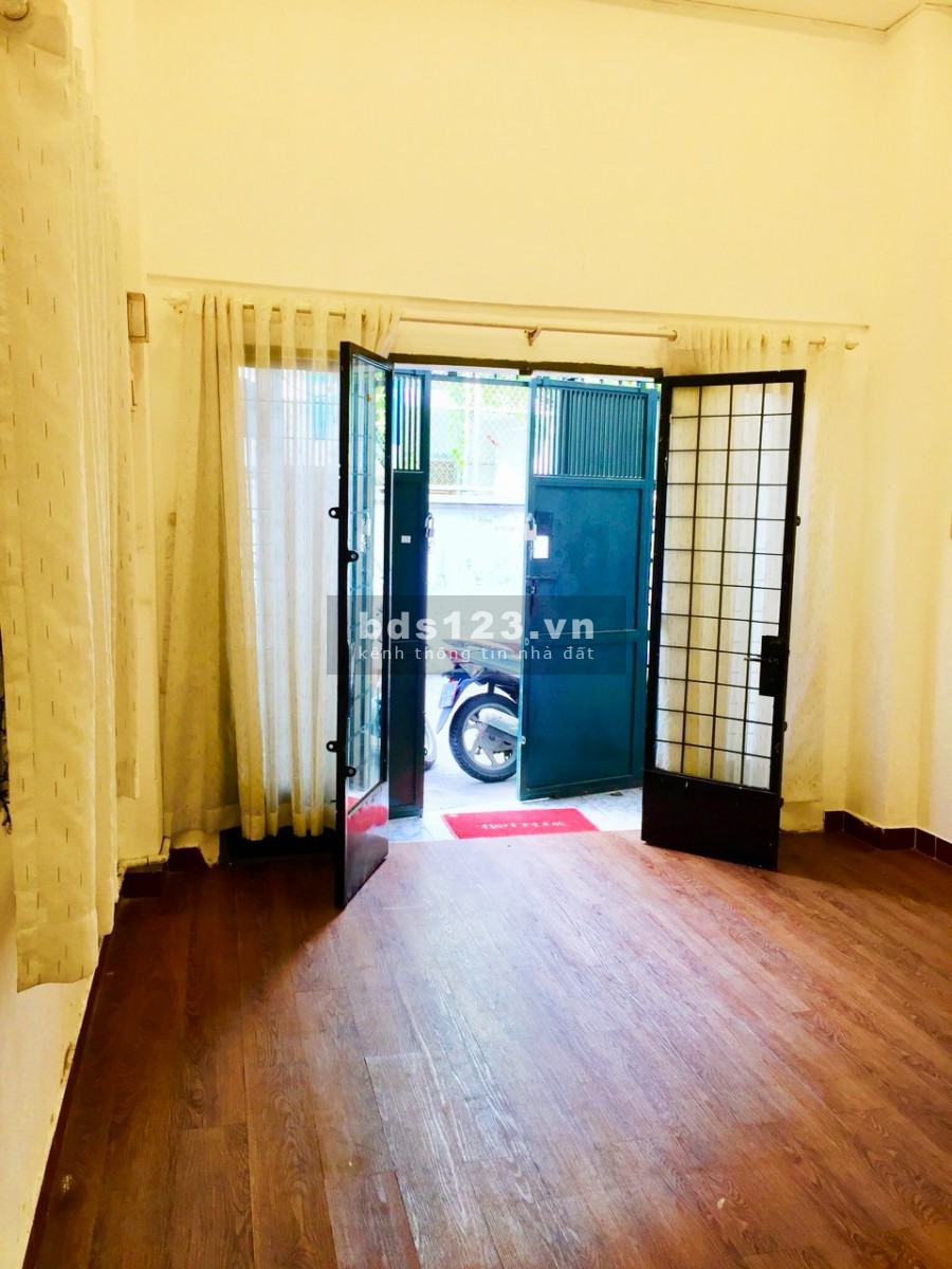 Nhà nguyên căn đường Hồ Biểu Chánh, phường 11, Phú Nhuận. 4x11m, 1 trệt 1 lầu, 2PN, hẻm xe hơi