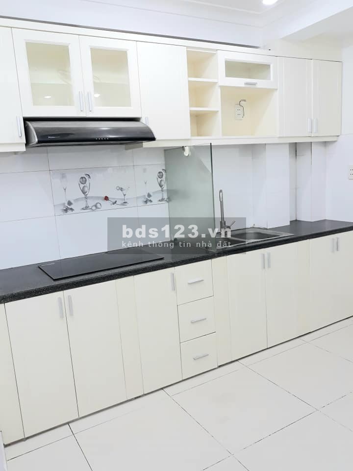 Bán nhà đẹp dọn vào ở liền khu Phan Xích Long, 4 tầng sân thượng, 35m2 chỉ 5Ty2