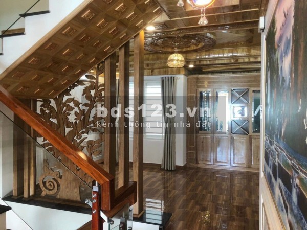 Cần Tiền Bán Gấp Căn Biệt Thự Có 102 Khu Vực Bình Lợi. Chỉ Còn Một Căn Duy Nhất Rao Bán. Giá chỉ 20 tỷ