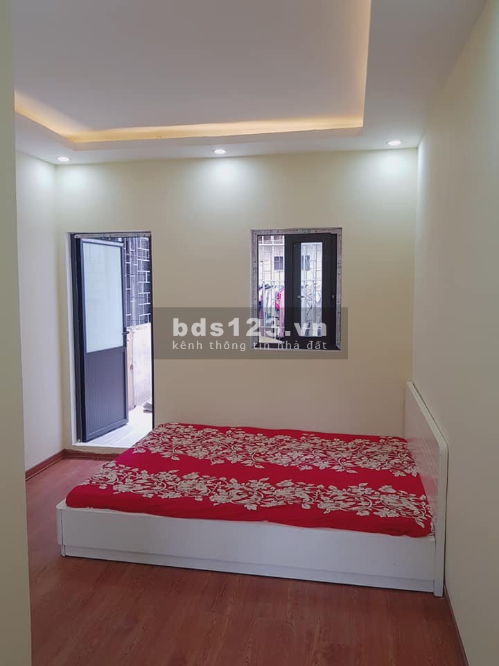 Ngân hàng thanh lý giá rẻ Nguyễn Trãi DT 32m*4 tầng, MT 4m Giá 2tỷ250