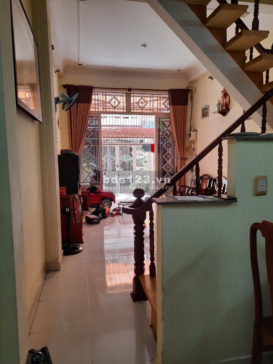 Cho thuê nhà quận Tân Bình – diện tích rộng, hẻm xe hơi thông thoáng