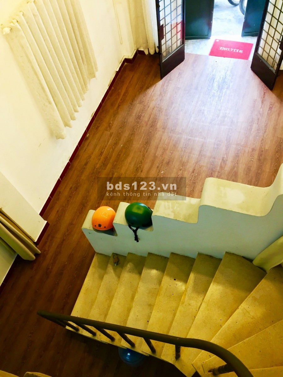 Nhà nguyên căn đường Hồ Biểu Chánh, phường 11, Phú Nhuận. 4x11m, 1 trệt 1 lầu, 2PN, hẻm xe hơi