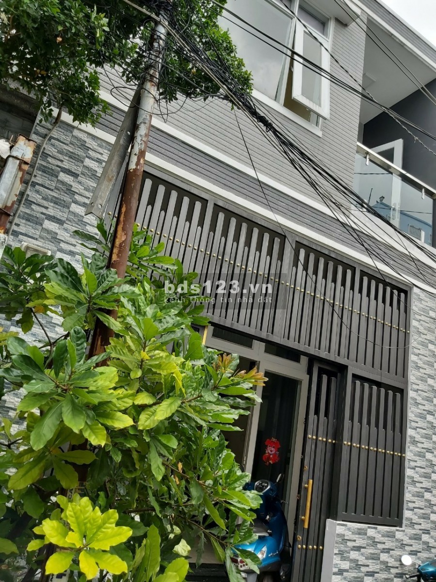 Cần tiền bán gấp nhà mới DT 59.2m2 Lạc Long Quân, F.5, Quận 11. Giá 5.5 tỷ !