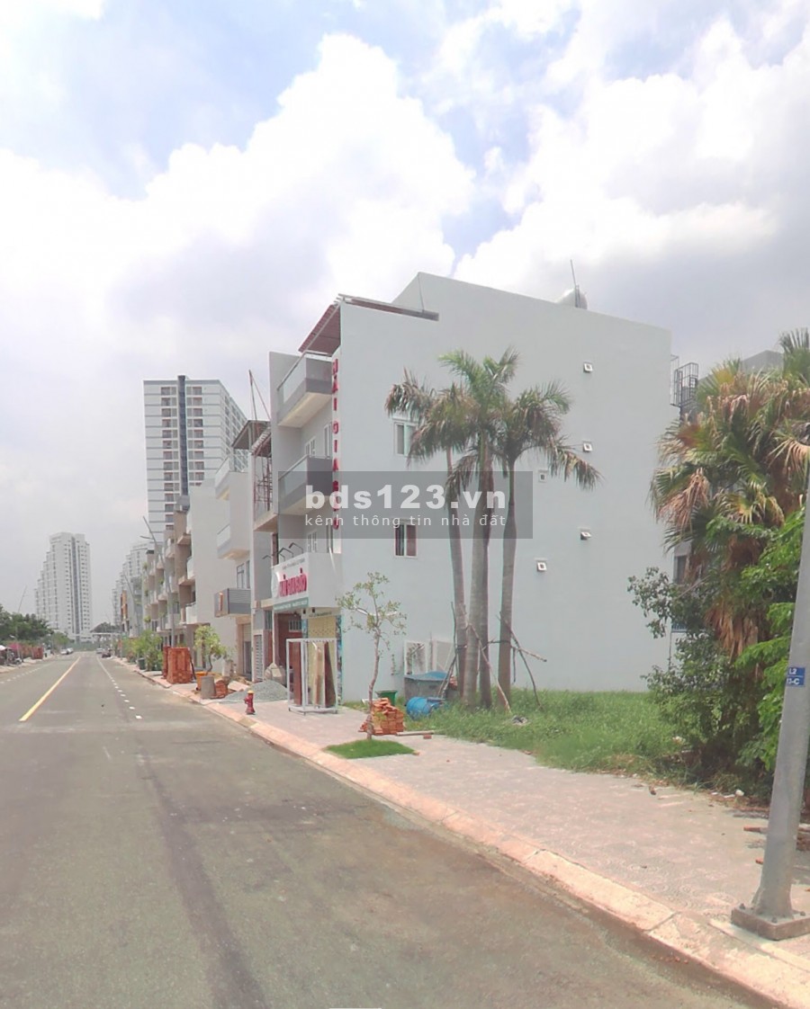 Cần tiền bán gấp lô đất MT đường Tây Hòa, Q9, SHR - XDTD, 100m2 giá 1.8tỷ/ nền thích hợp mua ờ, đầu tư