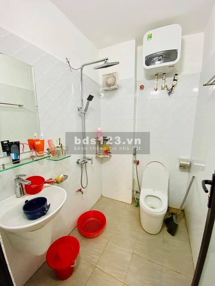 2 TỶ HƠN, ÔTÔ ĐỖ CỬA, NHÀ 3T, 30M2 CÓ 102