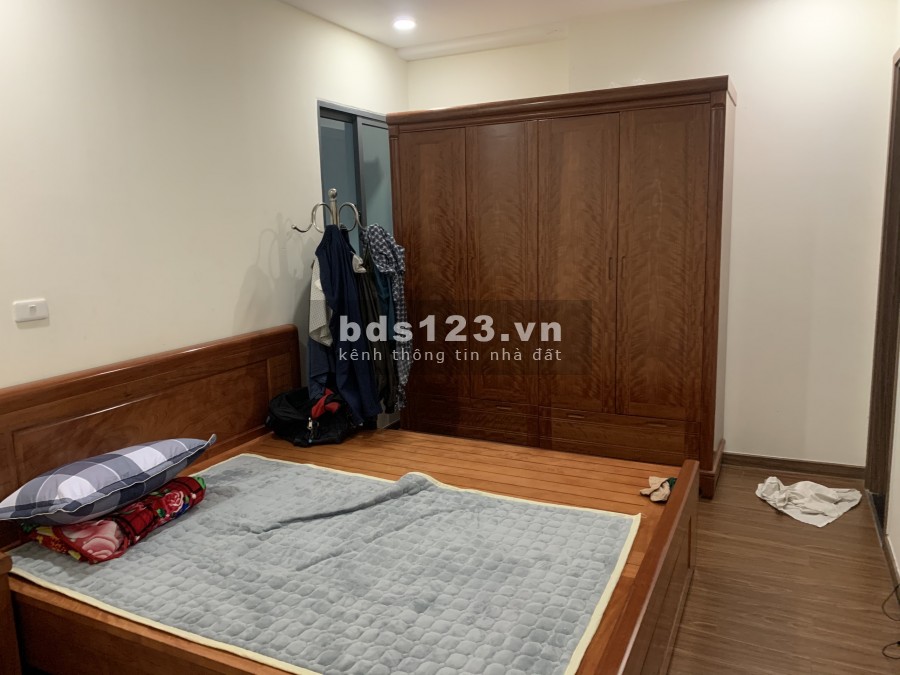 Chính chủ cần bán gấp căn hộ 75m2, view nội khu giá 2,3 tỉ