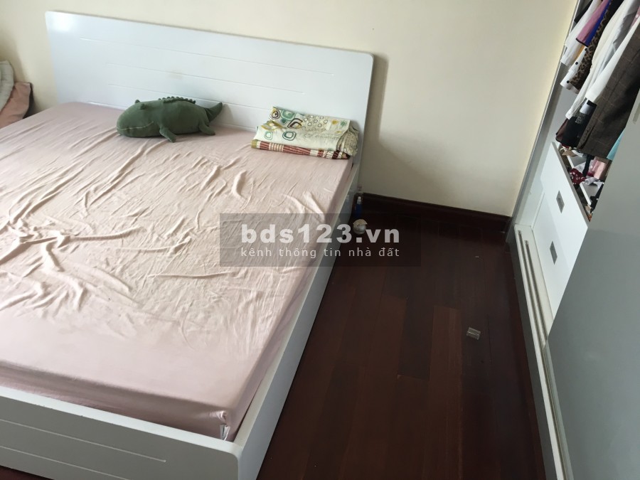 Chính chủ bán gấp căn hộ full nội thất Royal City 136m2, 3PN, Giá 4.6 tỷ