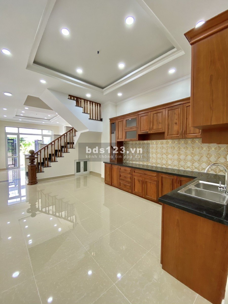 Bán Nhà Mới Đẹp Đường Số 10 Hiệp Bình Phước Thủ Đức , Sổ Hồng Hoàn Công