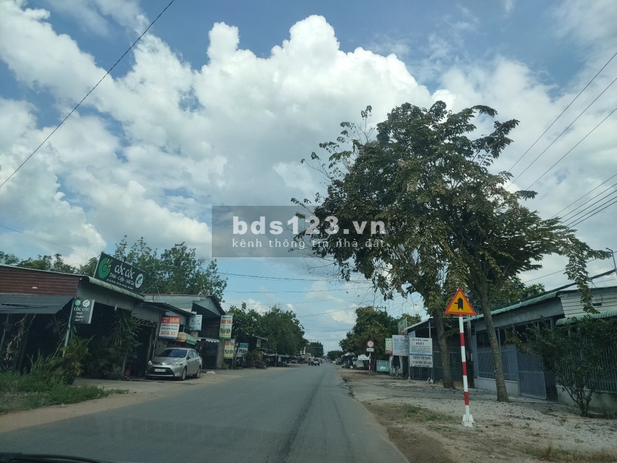 Cần bán 1000m2 giá 380 triệu ở Bình Dương xung quanh dân cư đông
