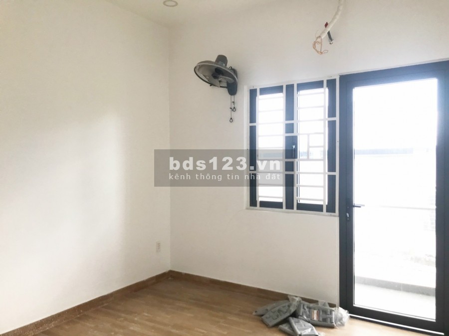 Nhà rộng rãi, 5x11m, cạnh Trường PTTH Tây Thạnh. 3,98 tỷ