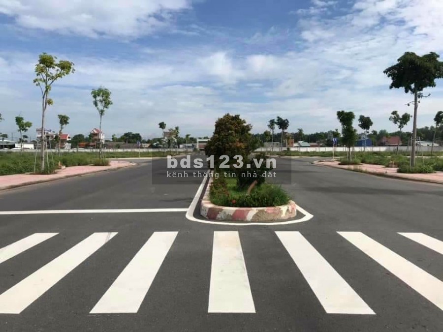 Cần Bán Lô Đất Giá Rẻ Cực Đẹp, Mặt Tiền Đường Beton 6m, Gần Chợ phú chánh.
