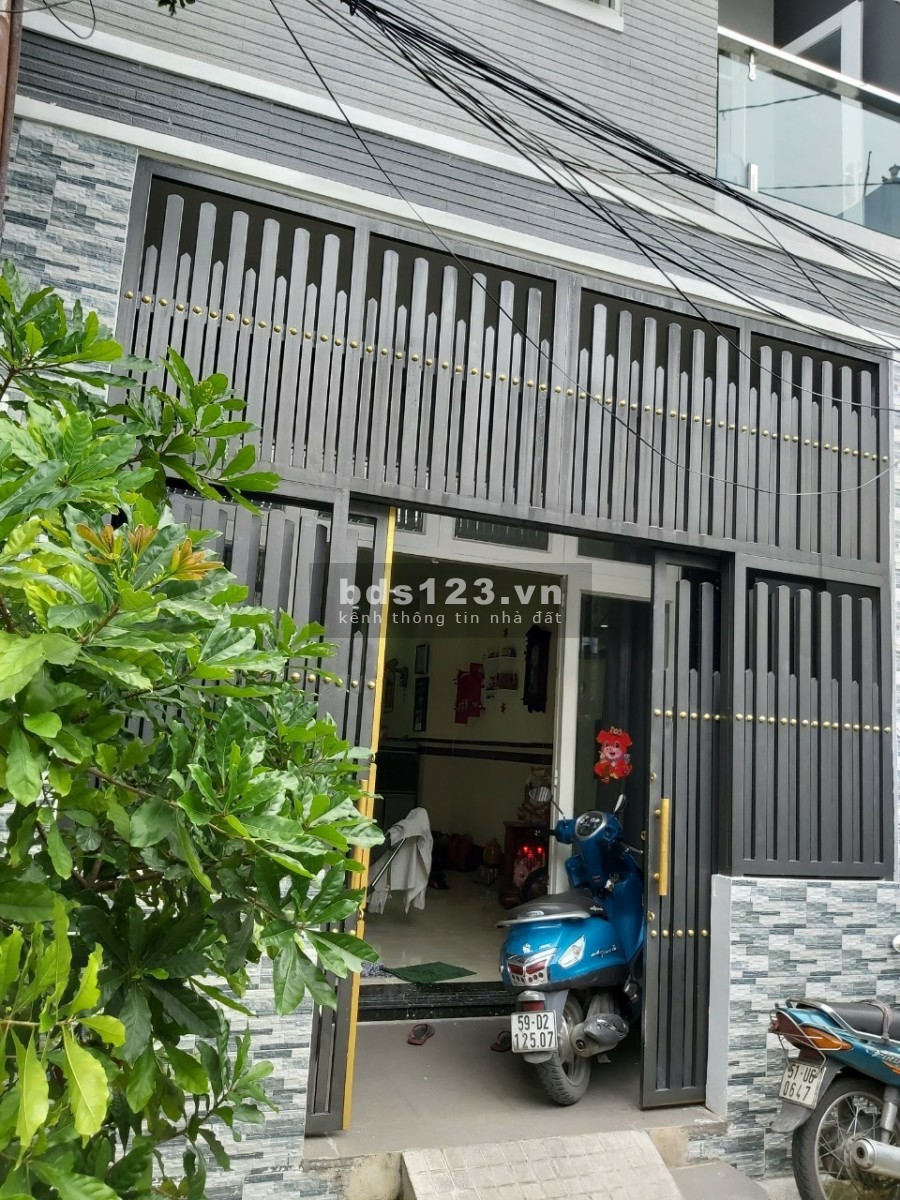 Cần tiền bán gấp nhà mới DT 59.2m2 Lạc Long Quân, F.5, Quận 11. Giá 5.5 tỷ !