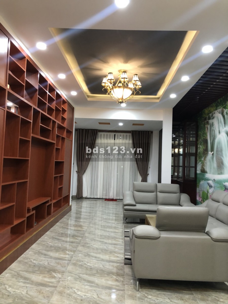 Bán căn biệt thự cao cấp mặt tiền đường Linh Trung Q. Thủ Đức vị trí đắc địa ngay khu trung tâm