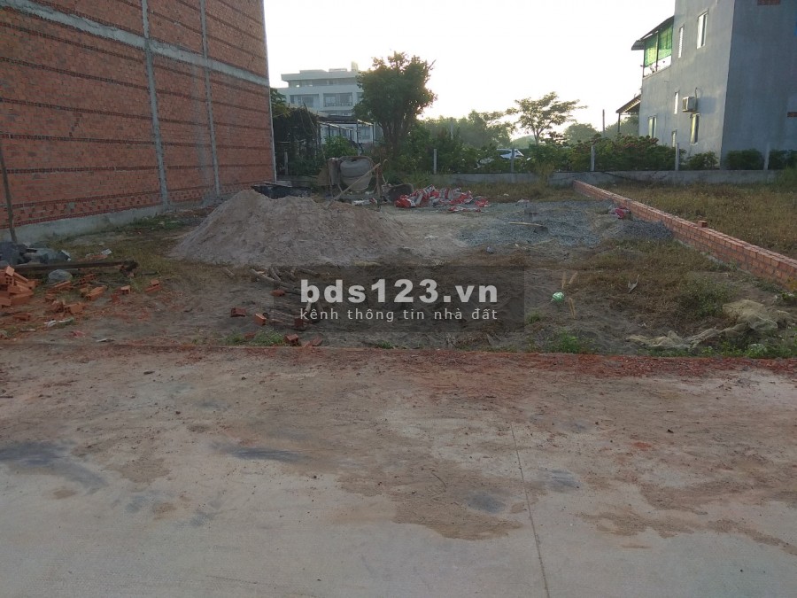 Đất đẹp Hồ Tràm cách biển 1,3km DT 221m2, SHR, TC 100m2. Sinh lời hiện hữu Giá chỉ 3,39 tỷ