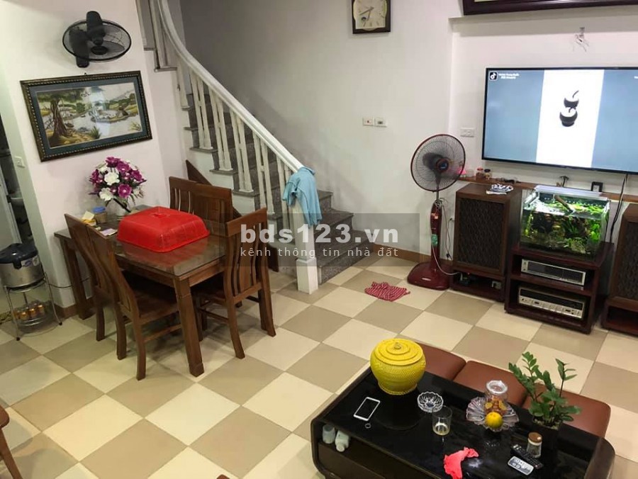 Mặt ngõ kinh doanh ở ngay đường Bưởi 3 gác đỗ cửa 2.98 tỷ