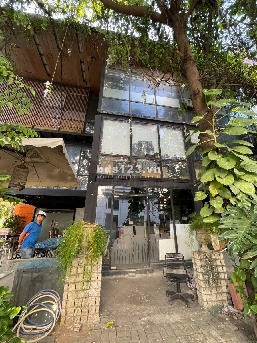 Đất cho thuê Phú Mỹ Hưng quận 7 ngã ba Phạm Thái Bường