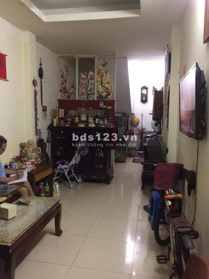 Bán nhà đẹp ngay phố Nghi Tàm – Tây Hồ. ô tô 20m. 5 tầng. giá 3.25 tỷ.