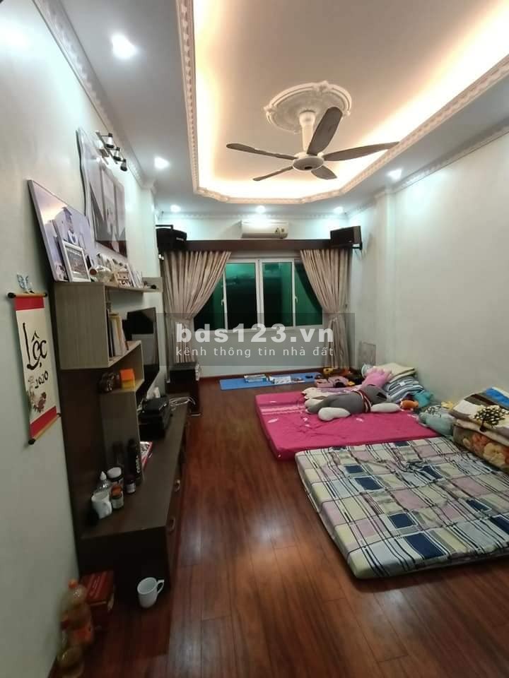 Số 133 Tân Mai Hoàng Mai, ô tô, kinh doanh, 40m, giá 3.25 tỷ: LH 0933967666.
