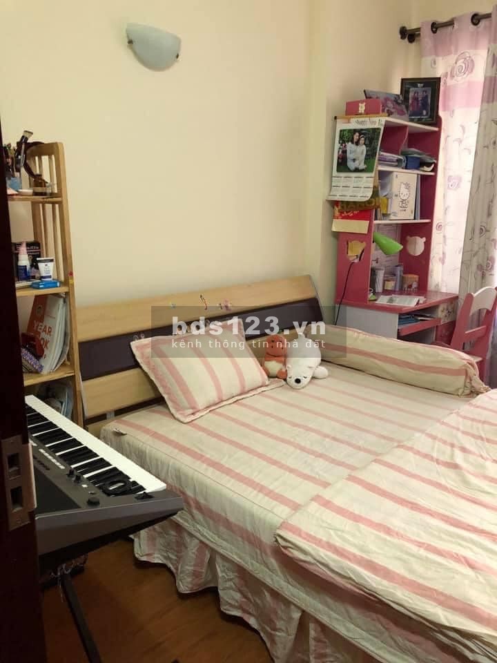 Cần Bán Đất Tặng Nhà, C4, MT 3.85m, 39m2- Gía: 2 Tỷ. LH; 0976056889