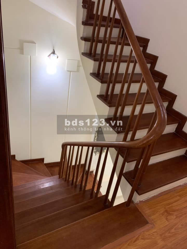 Bán nhà Nguyễn Khánh Toàn, Cầu Giấy 51m2, 5 tầng, giá 6.7 tỷ, ô tô chạy vòng quanh