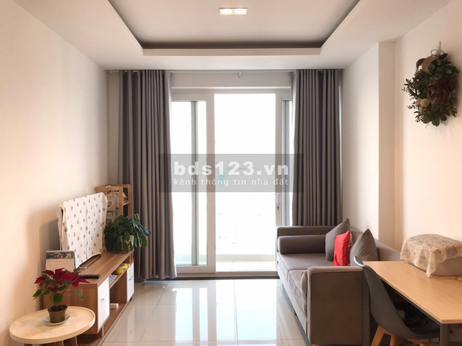 14 Triệu, Thuê căn hộ 2 phòng ngủ DT 74m2 tại Sky Center Phổ Quang, sát sân bay Tân Sơn Nhất Tel 0942.811.343 Tony