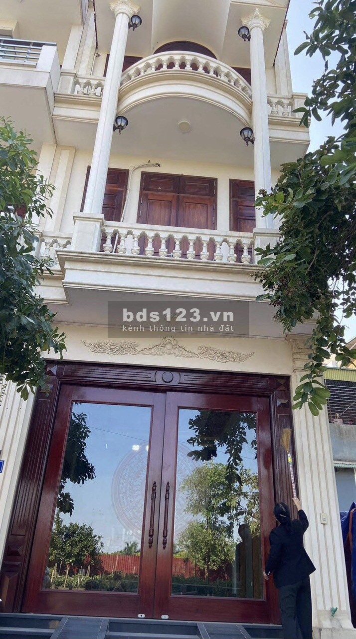 Bán nhà mặt đường đôi Đào Tấn, Tân Bình, 67.5m2, 4 tầng, mt 4.5m, cực đẹp
