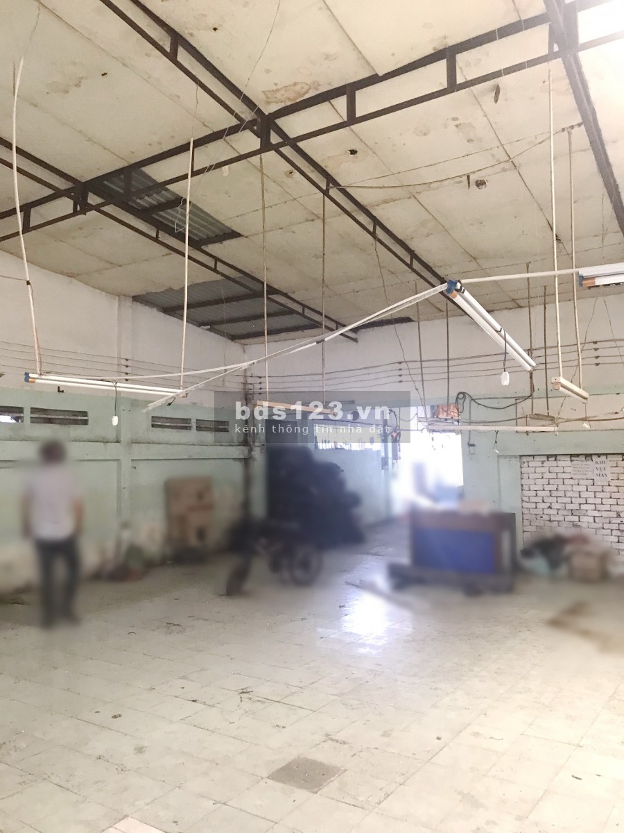 Cho thuê nhà xưởng (200m2) mặt tiền Bến Bình Đông P15 Q8