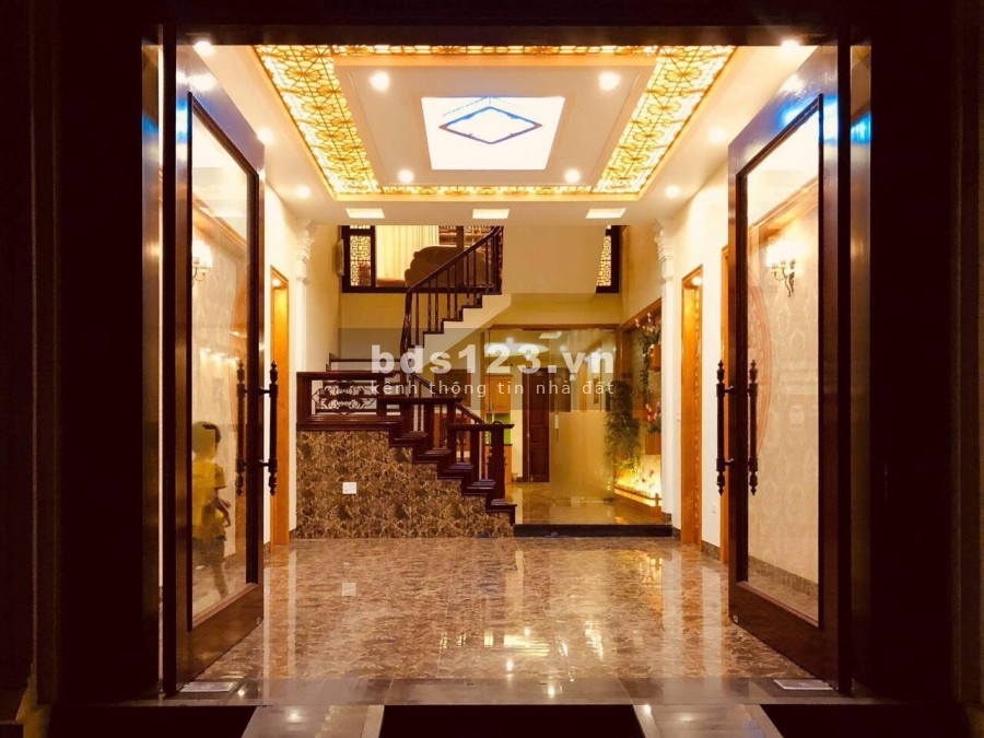 Bán nhà mặt đường đôi Đào Tấn, Tân Bình, 67.5m2, 4 tầng, mt 4.5m, cực đẹp