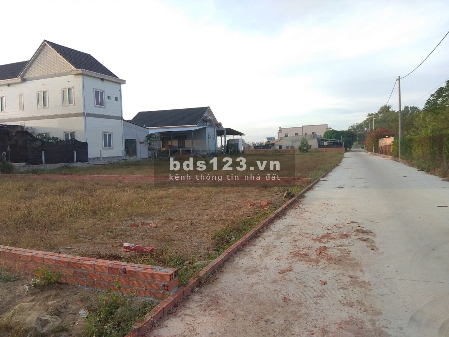 Đất đẹp Hồ Tràm cách biển 1,3km DT 221m2, SHR, TC 100m2. Sinh lời hiện hữu Giá chỉ 3,39 tỷ