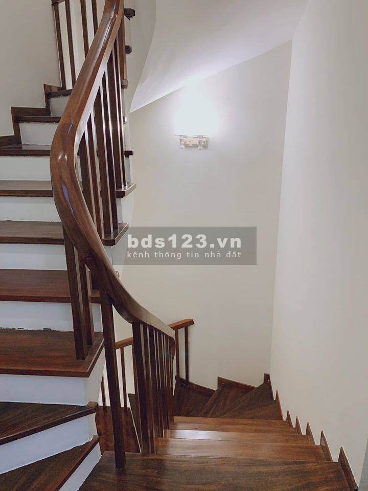 Bán gấp nhà Vĩnh hồ 56m2 x4 tầng cách phố 30m full nội thất