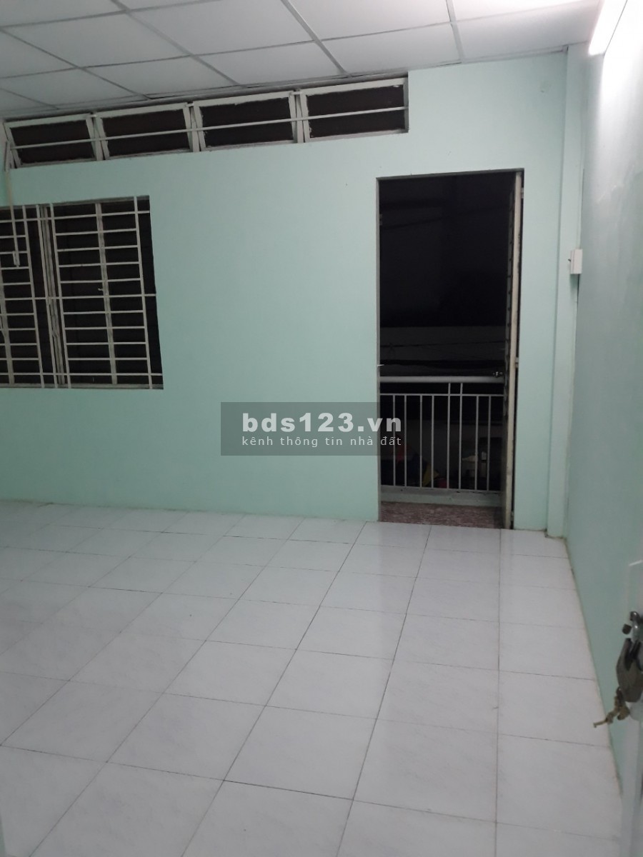 Cho thuê nhà ngay Vincom Thủ Đức 1 trệt 1 lầu, 2 PN, SD 90m2, có ban công rộng. 5mx9m hẻm ba gác