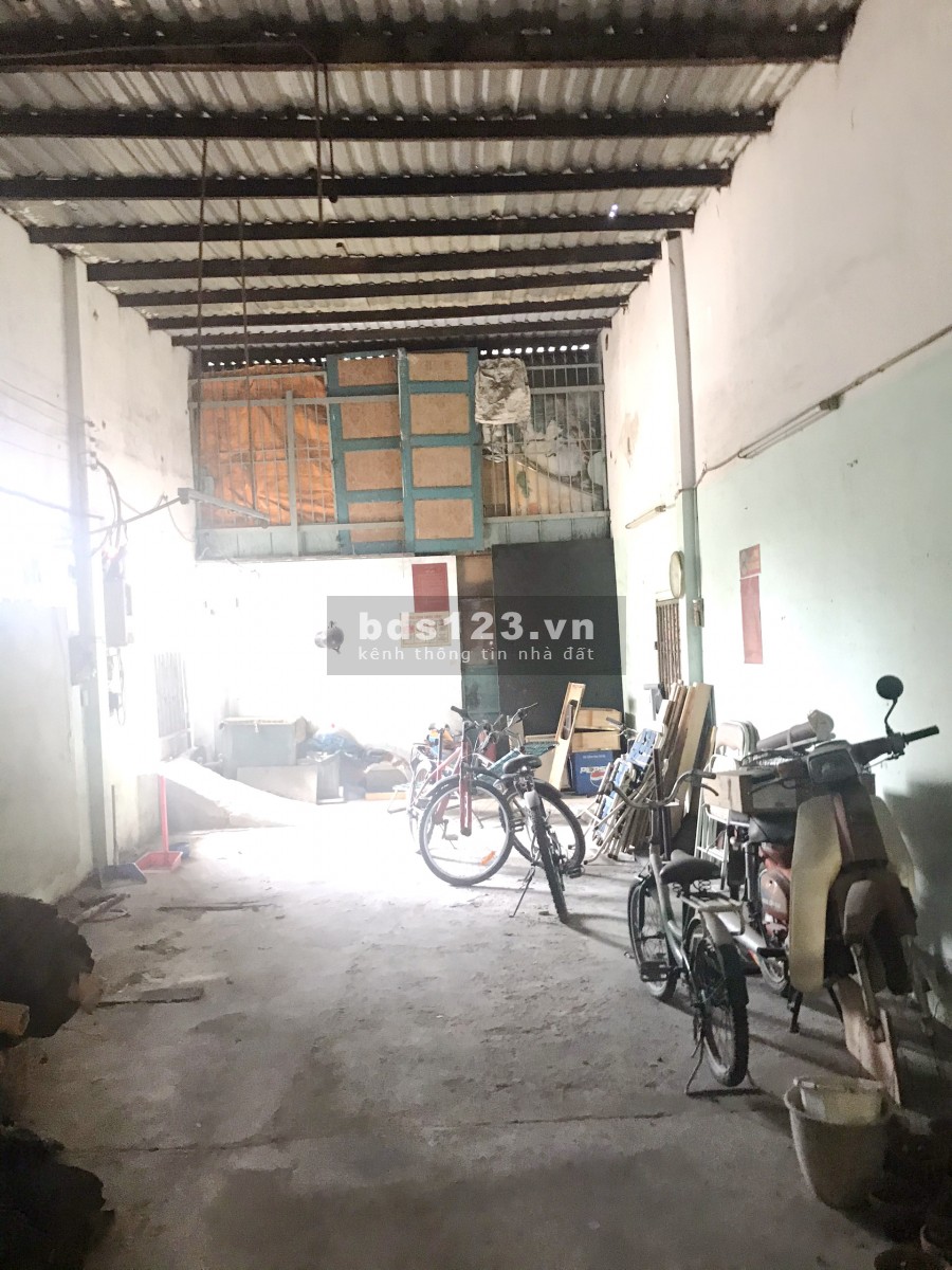 Cho thuê nhà xưởng (200m2) mặt tiền Bến Bình Đông P15 Q8