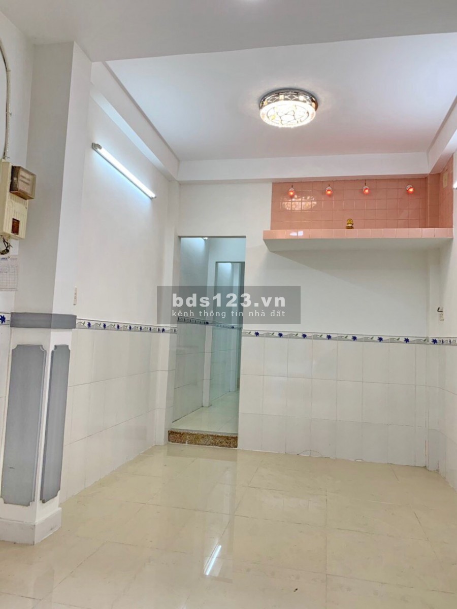 Nhà nở hậu 2lầu/ST ngay chợ Thiết đường Tân Phước P6 Q11