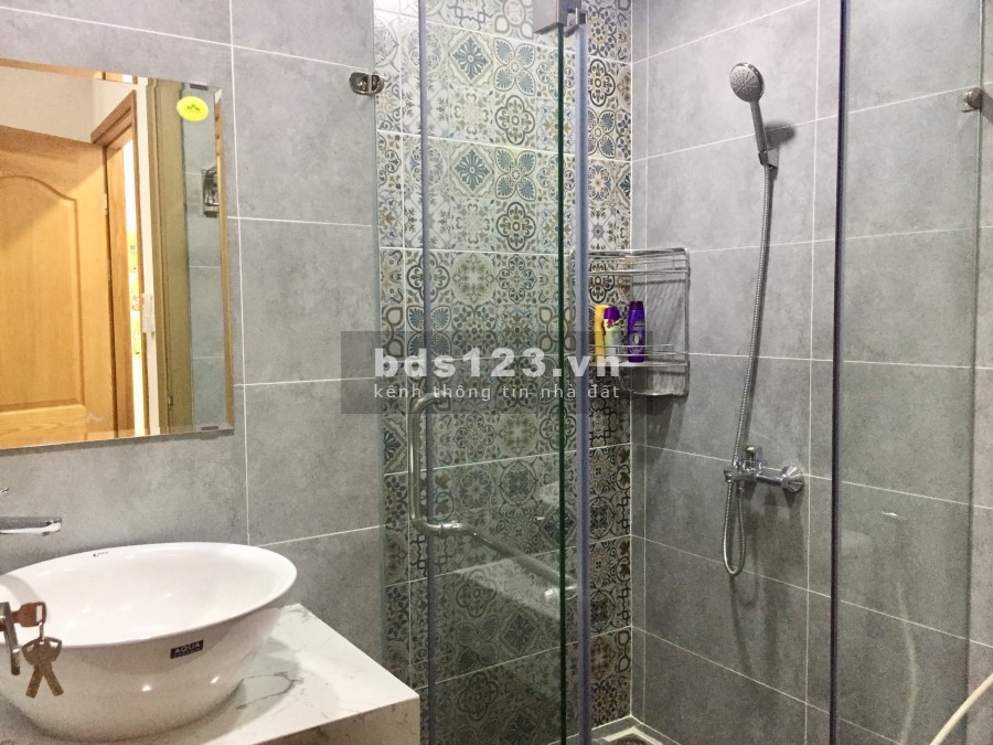 Gía cho thuê 17tr/tháng, đầy đủ nội thất xịn,DT 83m chỉ thiết kế 2PN rộng thoáng, Orchard Park View