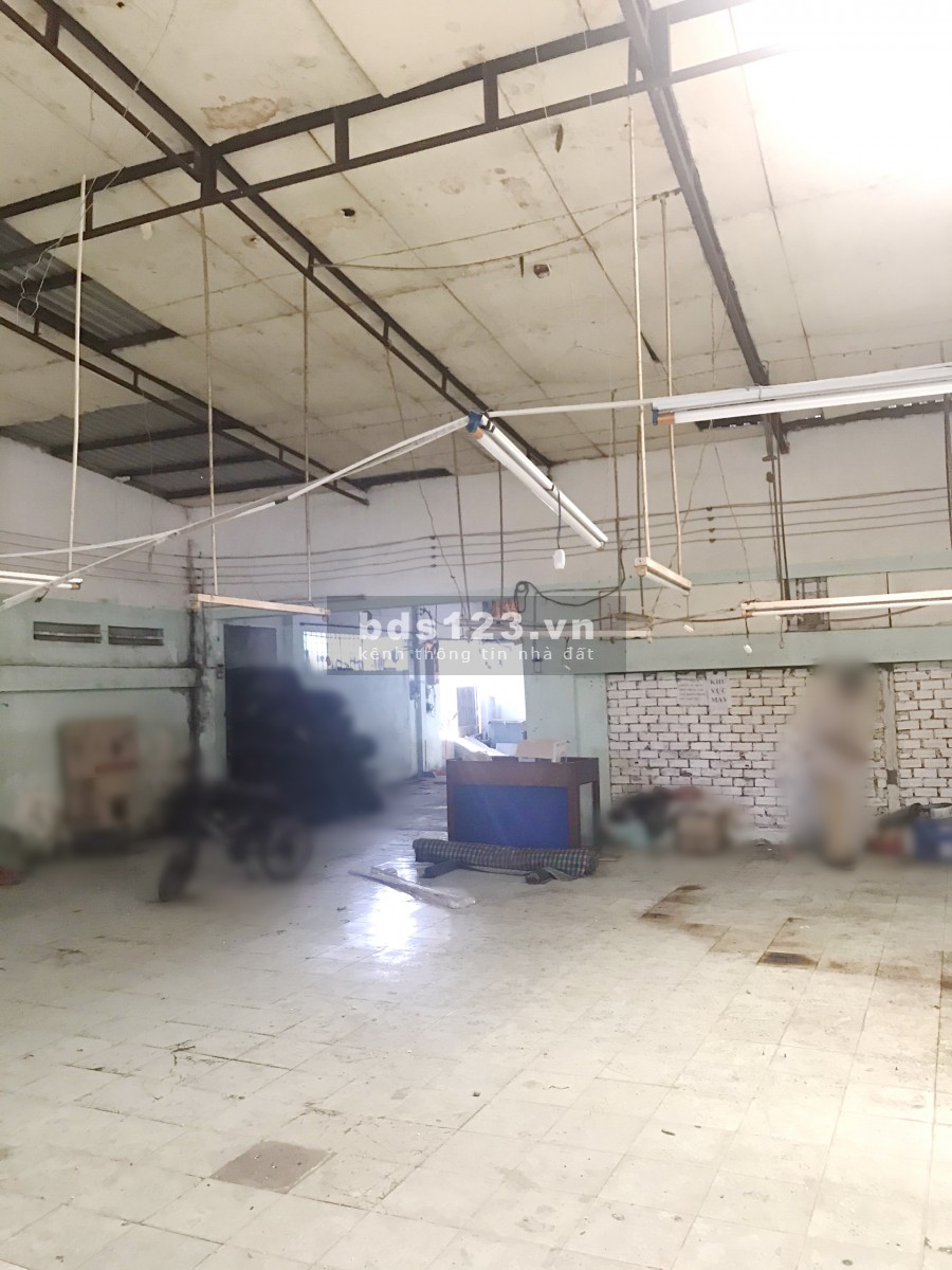 Cho thuê nhà xưởng (200m2) mặt tiền Bến Bình Đông P15 Q8
