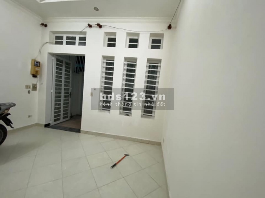 Cho thuê nhà nguyên căn hẻm 62 Lâm Văn Bền dtsd 104m2 1 lầu 2 phòng ngủ