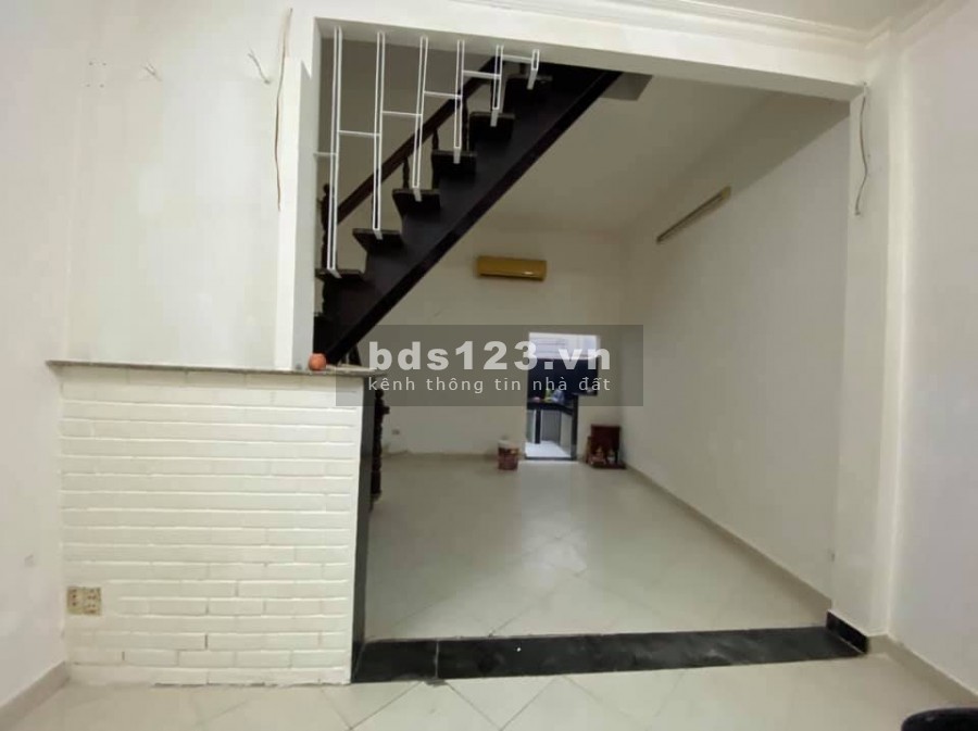 Cho thuê nhà nguyên căn hẻm 62 Lâm Văn Bền dtsd 104m2 1 lầu 2 phòng ngủ