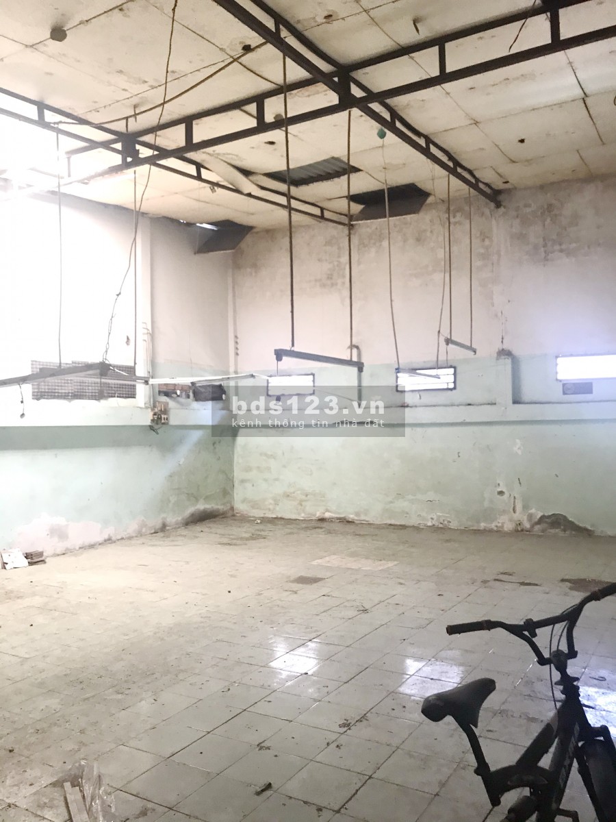 Cho thuê nhà xưởng (200m2) mặt tiền Bến Bình Đông P15 Q8