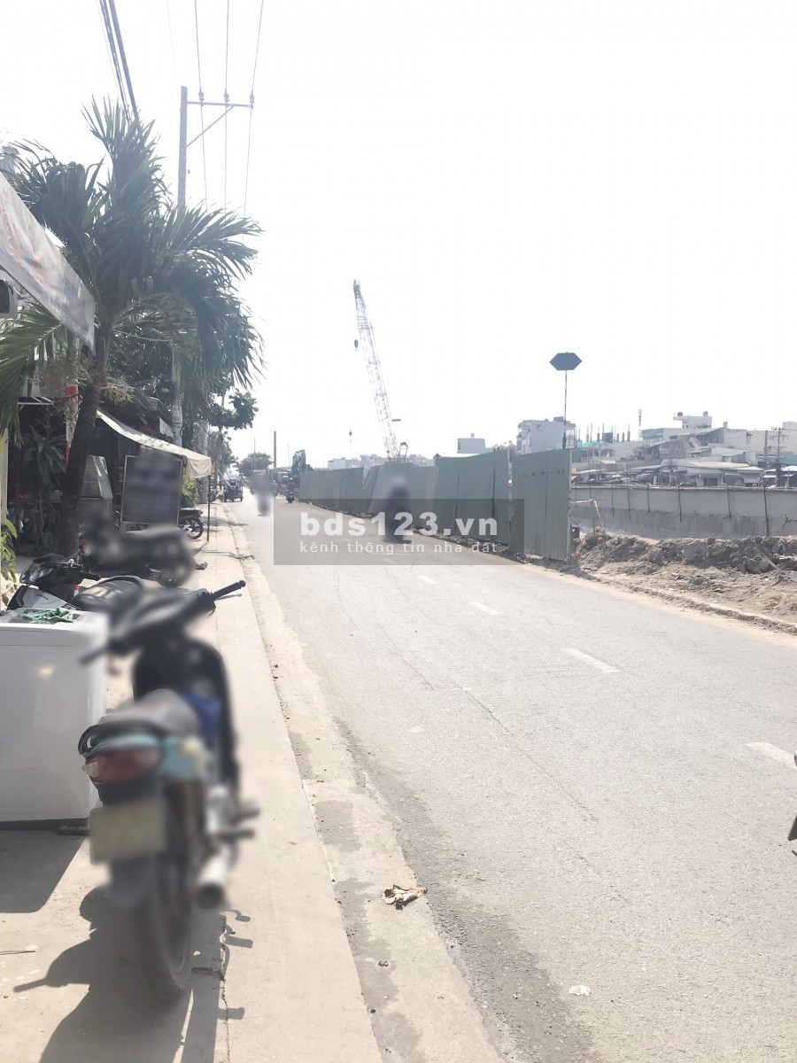 Cho thuê nhà xưởng (200m2) mặt tiền Bến Bình Đông P15 Q8