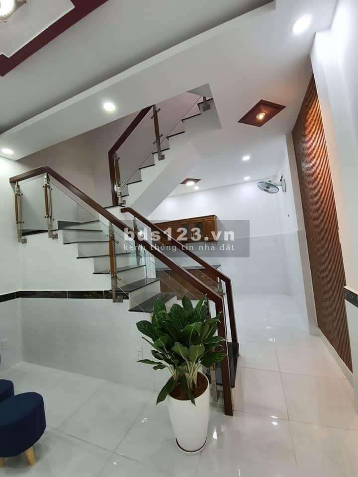Nhà xây 3 tầng 2018, đường Lê Văn Sỹ. P.12, Quận 3. Bán 5,5 tỷ