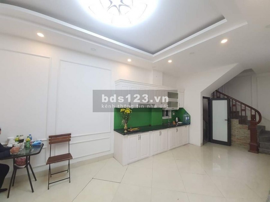 Bán nhà phố Bồ Đề - 57m2 x 4 tầng; 2 mặt thoáng trước - sau, gần hồ, nhà đẹp ở trước tết 4.09 tỷ